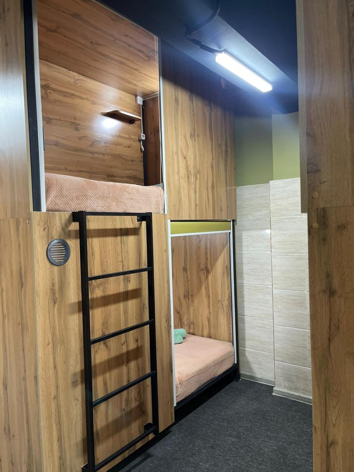 Hostel Kochevnik Capsule Hotel Almaty Exterior foto