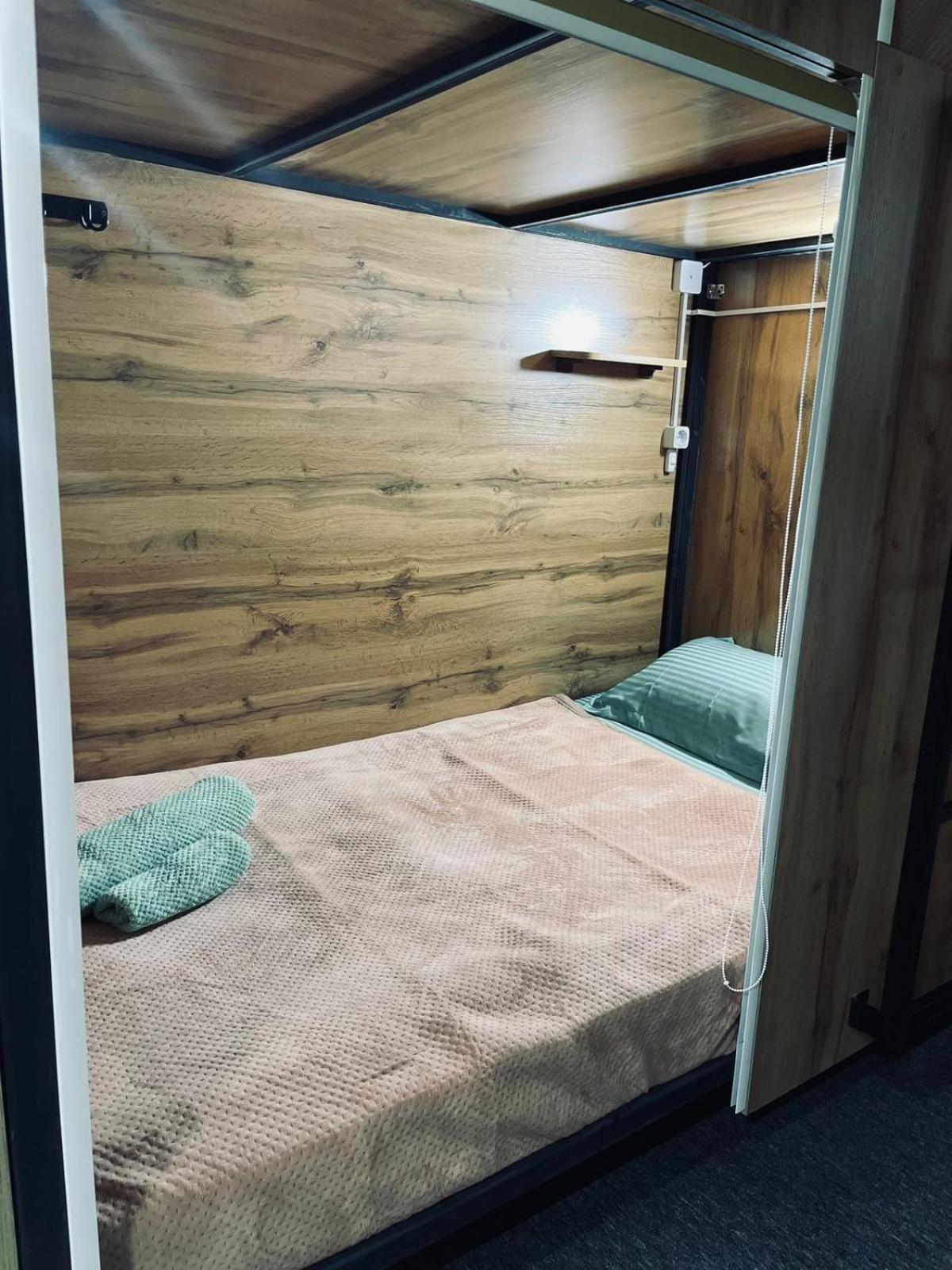 Hostel Kochevnik Capsule Hotel Almaty Exterior foto